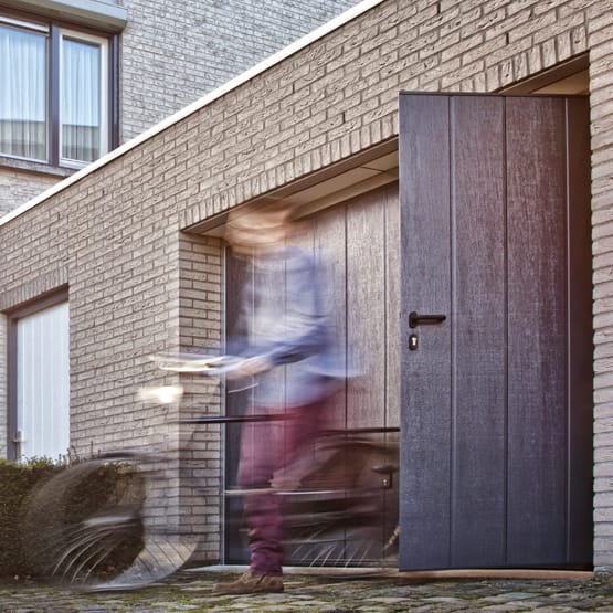 Vos Garagedeuren Novoferm kanteldeuren,garagedeuren,kanteldeuren,betaalbare garagedeuren,stalen garagedeuren